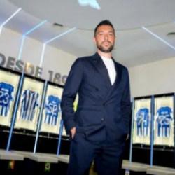 S&uuml;per Lig'de de &ccedil;alışmıştı! 36'lık teknik direkt&ouml;r tarih yazıyor