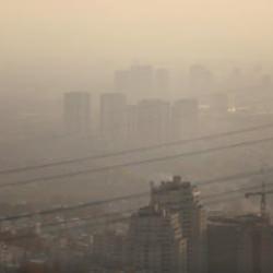 İran'da hava kirliliğinden g&ouml;z g&ouml;z&uuml; g&ouml;rm&uuml;yor: Ma&ccedil;lar ertelendi