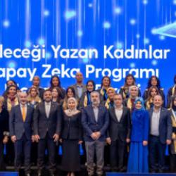 Turkcell&rsquo;in &lsquo;Geleceği Yazan Kadınlar Yapay Zek&acirc; Projesi&rsquo; mezunlarını verdi