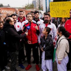 Tuzla Belediyesi'nin antren&ouml;rleri işten &ccedil;ıkartması protesto edildi