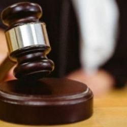 Yenidoğan bebeği bı&ccedil;aklayıp yakan katil hakim karşısında 