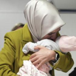 Yurdun d&ouml;rt bir yanında 2026'nın ilk bebekleri d&uuml;nyaya geldi!