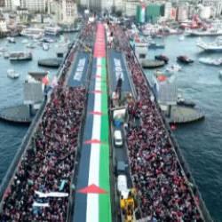  Avustralyalı yapınca aktivist bizimkiler yapınca yalaka!&Ouml;zdemir de bu tutuma kızdı