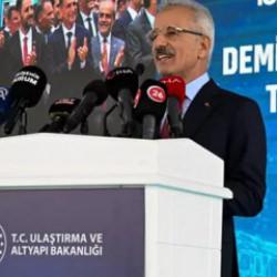 Bakan Uraloğlu: Milli Elektrikli Hızlı Tren 2026&rsquo;da raylara iniyor