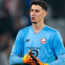 Berke &Ouml;zer'e Fransa'da b&uuml;y&uuml;k onur