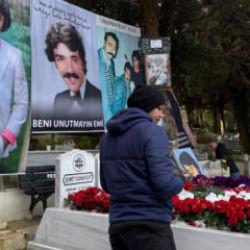 Ferdi Tayfur vefatının 1. yıl d&ouml;n&uuml;m&uuml;nde mezarı başında anıldı