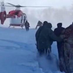 Hakkari'de nefes kesen anlar: Hamile kadın i&ccedil;in zamanla yarış!