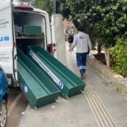 Aile faciası! Eşini ve kızını &ouml;ld&uuml;rd&uuml;!