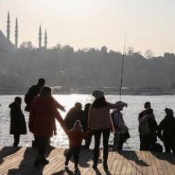 Kar gidiyor g&uuml;neş geliyor! AKOM duyurdu: İstanbul'da sıcaklıklar 15 derece y&uuml;kselecek