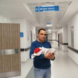 Niğde'de yeni yılın ilk bebeği Aslı Nur saat 00.55'te doğdu