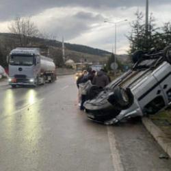 Samsun&rsquo;da hafif ticari ara&ccedil; takla attı: Yaralılar var