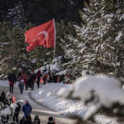 Sarıkamış Şehitleri, vefatlarının 111. yılında anılıyor: Binlerce kişi y&uuml;r&uuml;y&uuml;şe katıldı