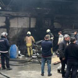 Sultanbeyli'de plastik imalathanesinde &ccedil;ıkan yangın b&uuml;y&uuml;k hasara yol a&ccedil;tı