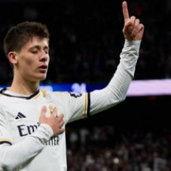 Takımdan ayrılması imkansız deniyordu! Real Madrid Arda G&uuml;ler'i takasta kullanacak