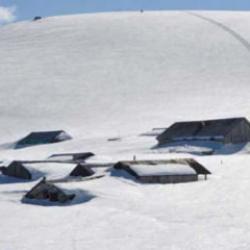T&uuml;rkiye&rsquo;nin en y&uuml;ksek kar kalınlığı &ouml;l&ccedil;&uuml;ld&uuml;!