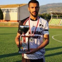 2020 yılında emekliye ayrılan eski futbolcu 38 yaşında hayatını kaybetti