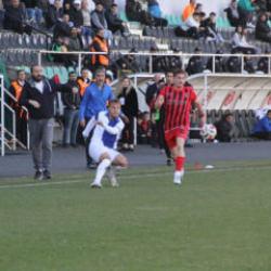 3. Lig'de &uuml;st sıralara oynayan ekibin 1991 doğumlu hocası istifa etti