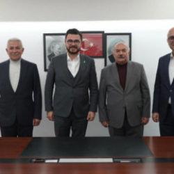 Kayseri'de AK Parti &uuml;&ccedil; il&ccedil;ede y&ouml;netim değişikliğine gitti