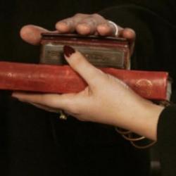  ABD'nin kalbinde Osmanlı m&uuml;hr&uuml;! Mamdani'nin yemin i&ccedil;in el bastığı Kur'an dikkat &ccedil;ekti