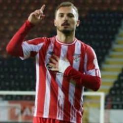 Amedspor'dan şampiyonluk hamlesi! 1. Lig'in gol makinesini a&ccedil;ıkladı