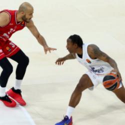 Anadolu Efes, Milano'da yıkıldı