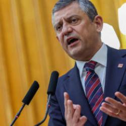 Ankara'yı sallayan kulis! Canlı yayında a&ccedil;ıkladı: 4 CHP'li vekil daha AK Parti'ye ge&ccedil;iyor!