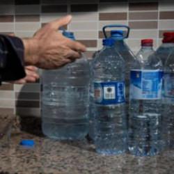 Başkentteki kesintiler nedeniyle vatandaşlar &ccedil;eşmelerden su dolduruyor