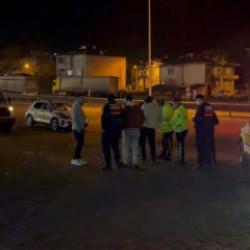 Bursa'da iki otomobil &ccedil;arpıştı: 3 yaralı