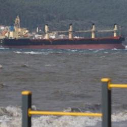 &Ccedil;anakkale Boğazı kuvvetli fırtına nedeniyle transit gemi ge&ccedil;işlerine kapatıldı