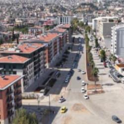 Deprem &ouml;ncesi ve sonrası bir şehrin değişimi: Kahramanmaraş ayağa kalktı