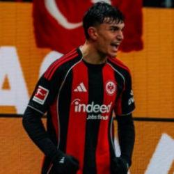 Dortmund'u ellerinden ka&ccedil;ırdılar! 6 goll&uuml; ma&ccedil;a milli yıldız damga vurdu