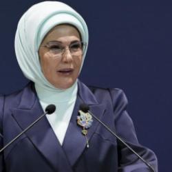 Emine Erdoğan&rsquo;dan g&ouml;rme engelliler i&ccedil;in dayanışma &ccedil;ağrısı