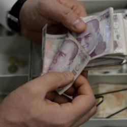 En d&uuml;ş&uuml;k emekli maaşına d&uuml;zenleme! SSK Bağkur emekli maaşı hesabı değişti! İşte tablo