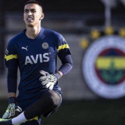 Fenerbah&ccedil;e İrfan Can Eğribayat'ı S&uuml;per Lig ekibine kiraladı