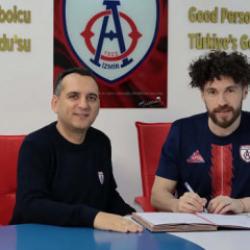 Galatasaray altyapısında yetişti, Beşiktaş'ta oynadı! Şimdi 2. Lig ekibine imza attı