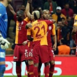 Galatasaray'ın eski yıldızı S&uuml;per Lig'de tutunamadı: Sezon bitmeden takımsız kaldı