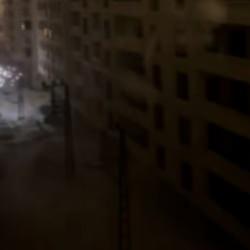 Hakkari'de tonlarca ağırlıktaki kar k&uuml;tlesi elektrik direklerini devirdi