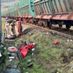 Zonguldak'ta y&uuml;k treninin &ccedil;arptığı aracın s&uuml;r&uuml;c&uuml;s&uuml; &ouml;ld&uuml;