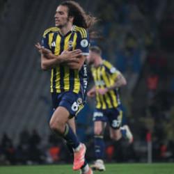 İlk ma&ccedil;, ilk derbi, ilk gol... Yeni transfer kupayı getirdi