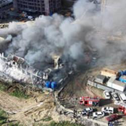 İş&ccedil;ilerin kaldığı konteynerde yangın! Ekipler sevk edildi