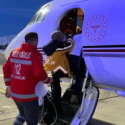 Kalp yetmezliği hastası 5 aylık bebek, ambulans u&ccedil;akla sevk edildi