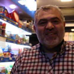 Karanlık ellerin suikast yalanı tutmadı: Şara, Şam sokaklarında halkla buluştu!