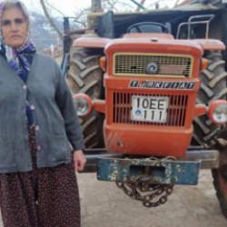 K&ouml;y&uuml;nden &ccedil;ıkartmadığı trakt&ouml;r&uuml;n plakası, kabusu oldu!