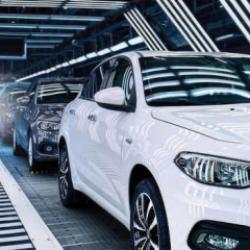 Otomobil ve hafif ticari ara&ccedil; pazarı 2025 yılını rekorla kapattı