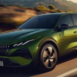 Peugeot 408 yenilendi: &Uuml;&ccedil; motor se&ccedil;eneği, tek fastback &ccedil;izgi