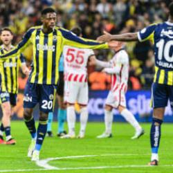 Samsunspor'u Musaba yıktı! Fenerbah&ccedil;e finalde Galatasaray'ın rakibi oldu