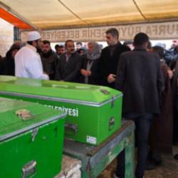Şanlıurfa'da t&uuml;p patlamasında &ouml;len 3 kişinin cenazesi defnedildi