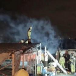 Sultangazi'de iki iş yerinde &ccedil;ıkan yangın s&ouml;nd&uuml;r&uuml;ld&uuml;