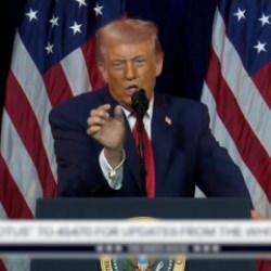 Trump tipi diplomatik nezaket! Macron taklidiyle kırdı ge&ccedil;irdi