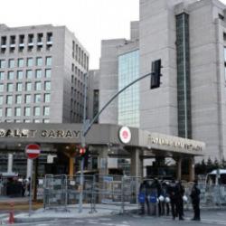 &Uuml;nl&uuml;lere y&ouml;nelik uyuşturucu soruşturması: 25 ş&uuml;pheli adliyede